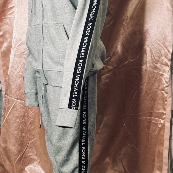 Michael Kors Set - Picture 3 of 3